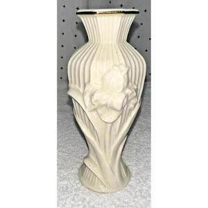 Lenox Ribbed Iris 6 Inch Vase Minimalist Romantic Bud Vase MCM Ivory w/ Gold